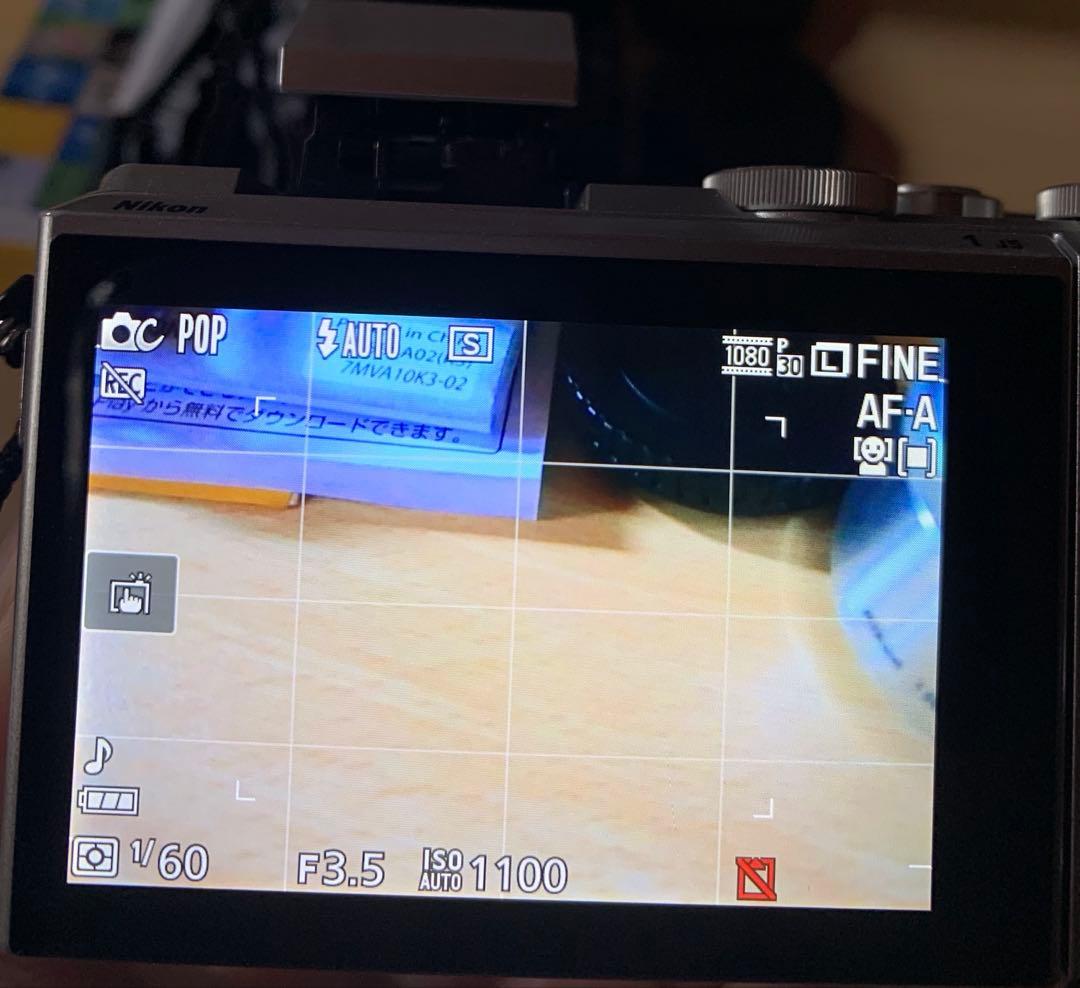 NikonJ5ミラーレスダブルレンズ付きシルバー