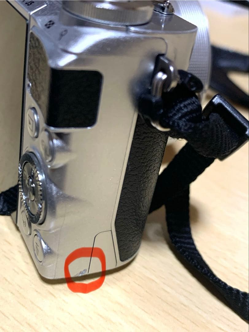 NikonJ5ミラーレスダブルレンズ付きシルバー