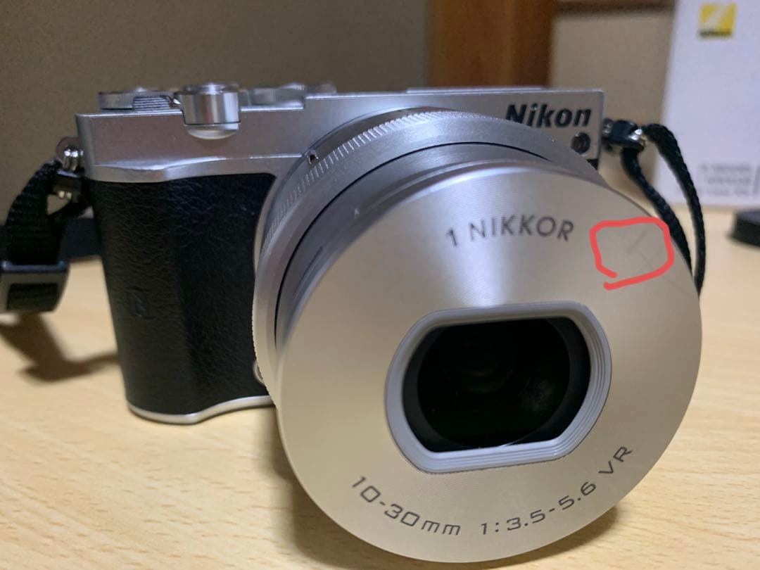 NikonJ5ミラーレスダブルレンズ付きシルバー