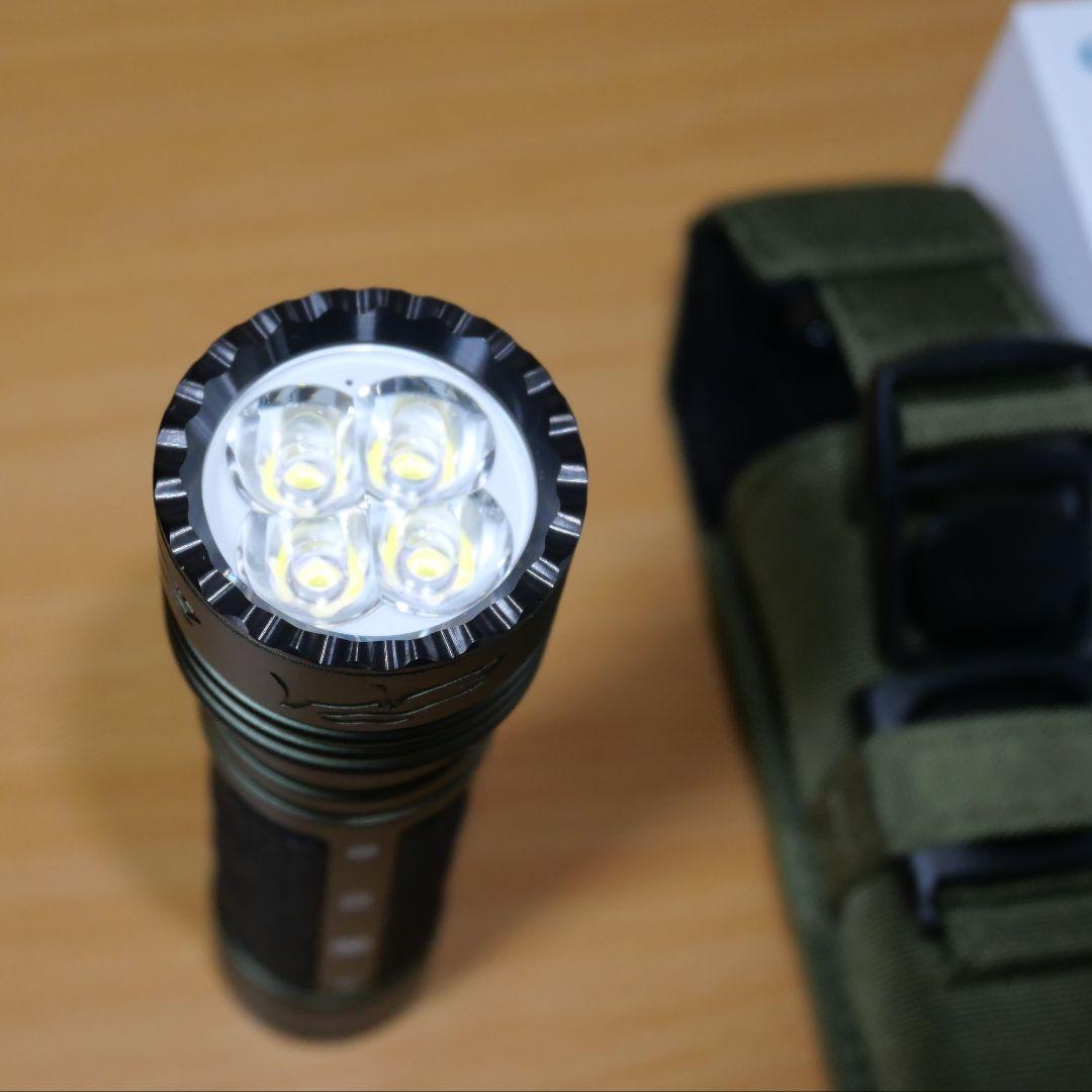 【中古】OLIGHT　鮫　seeker 3 pro アーマーグリーン　限定品