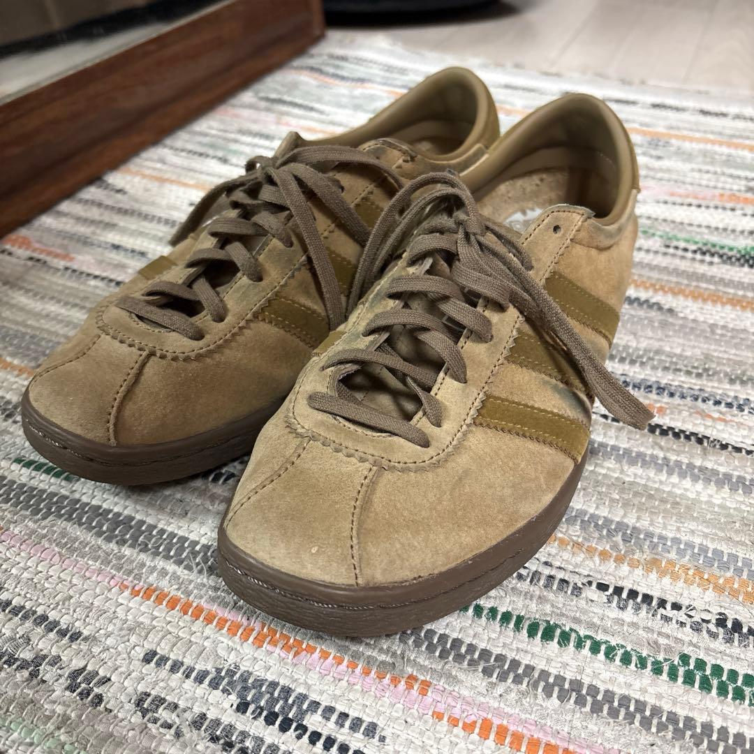靴 adidas TOBACCO PANTONE/MESA/GUM