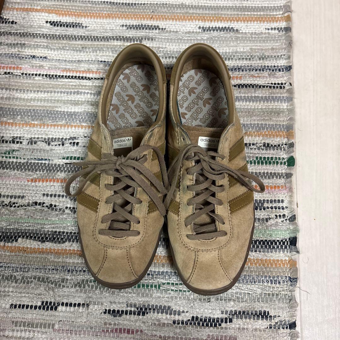 靴 adidas TOBACCO PANTONE/MESA/GUM