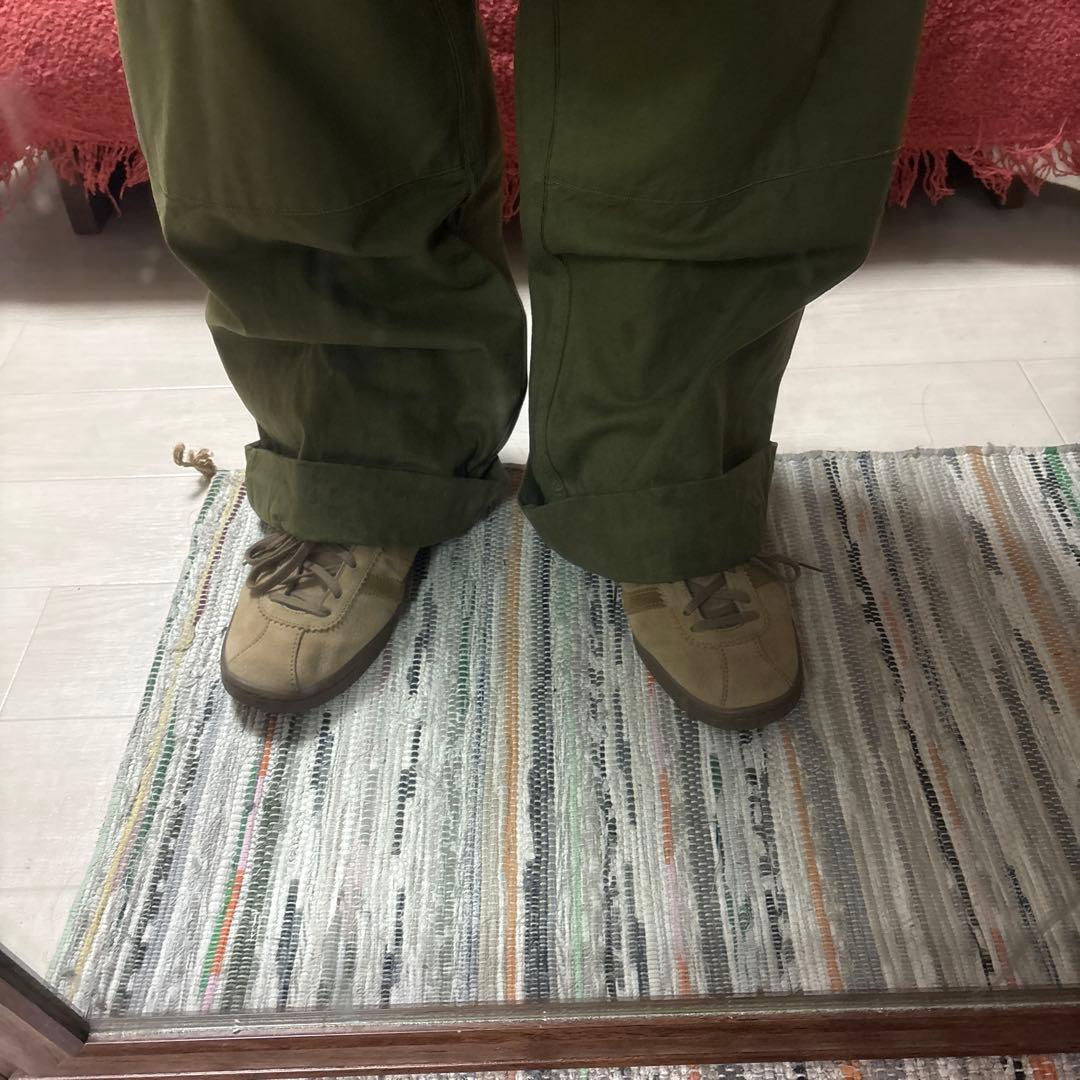 靴 adidas TOBACCO PANTONE/MESA/GUM