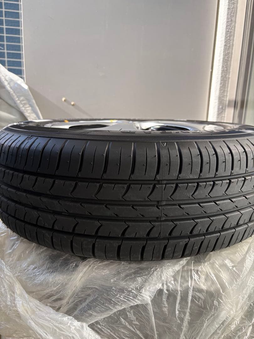 グッドイアータイヤバリ山ホイールセット 15インチ　プリウス30 後期