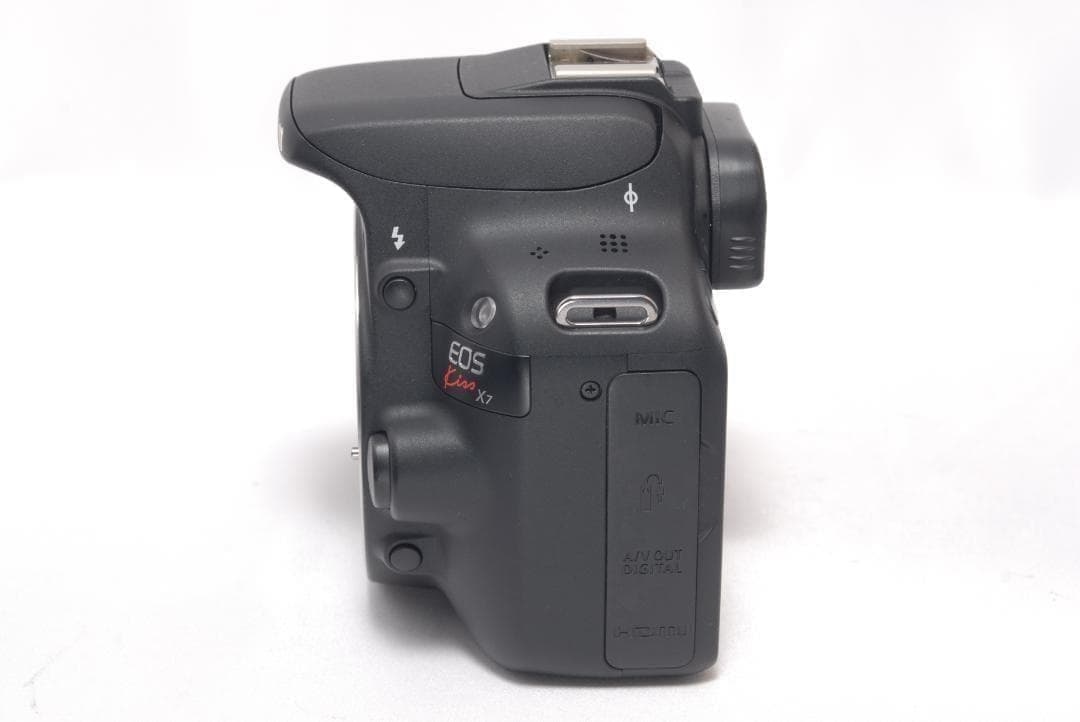 ⭐️バッグ付き⭐️Canon Kiss X7 キャノン　デジタル一眼レフ