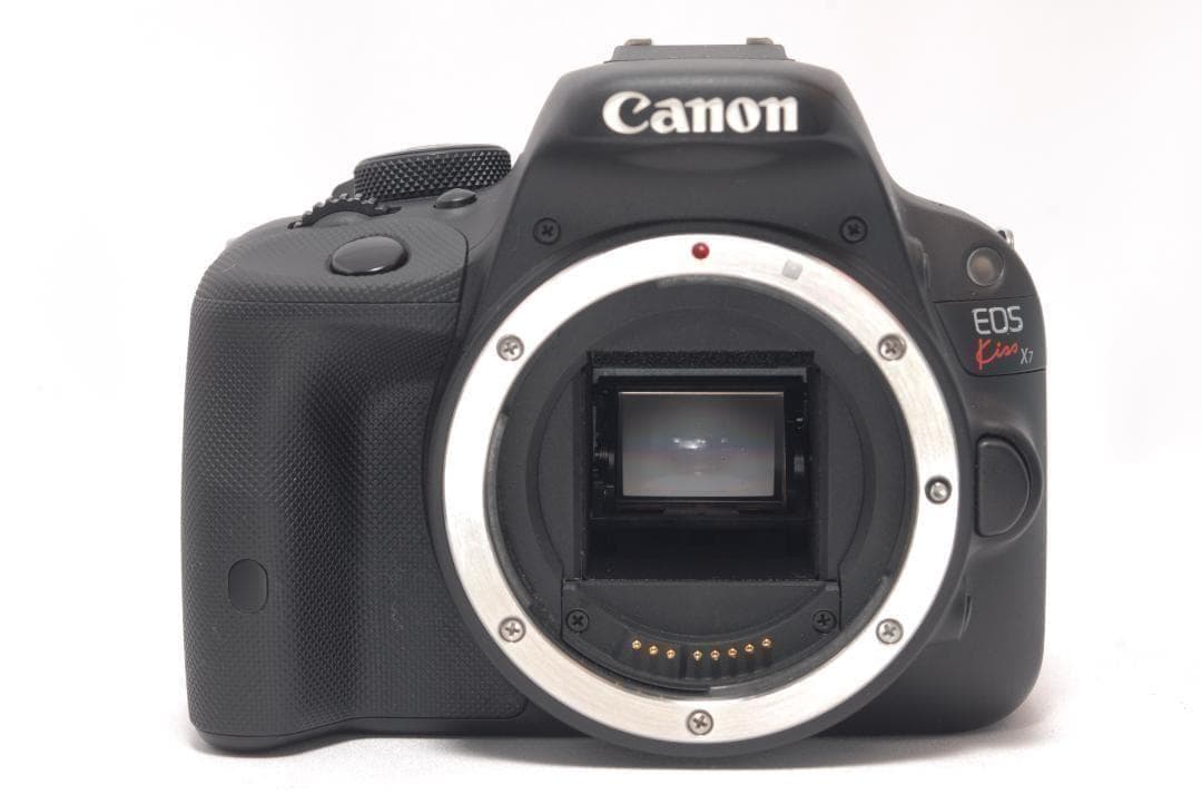 ⭐️バッグ付き⭐️Canon Kiss X7 キャノン　デジタル一眼レフ