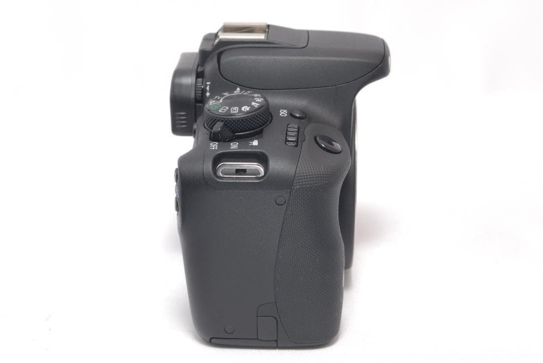 ⭐️バッグ付き⭐️Canon Kiss X7 キャノン　デジタル一眼レフ