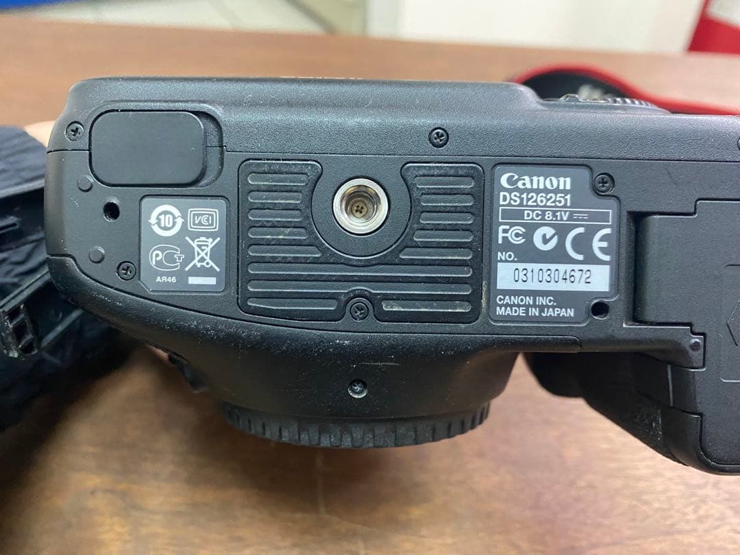 Canon EOS 7D デジタル一眼レフカメラ DS126251