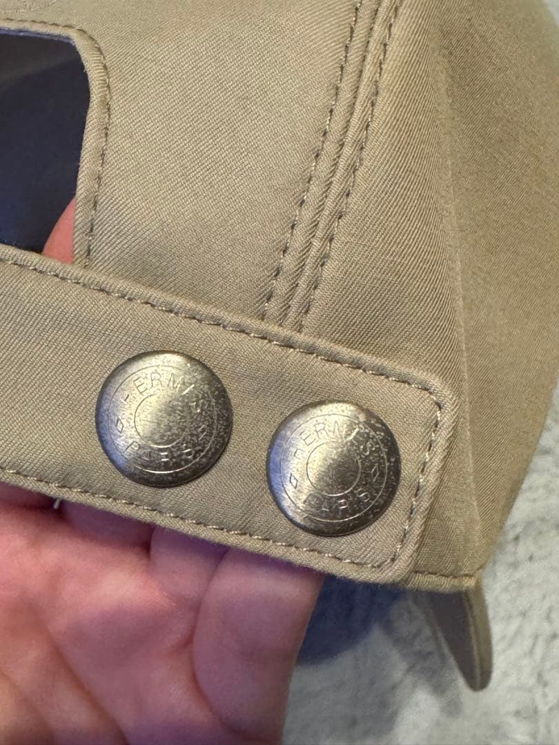 HERMES ベージュキャップ