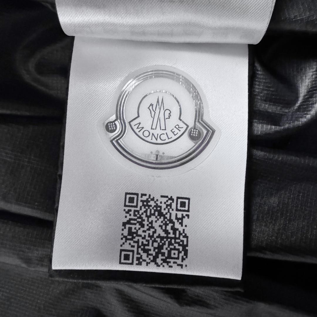 【新品☆高級モデル☆バックデザイン☆】モンクレール ナイロン ジップパーカー