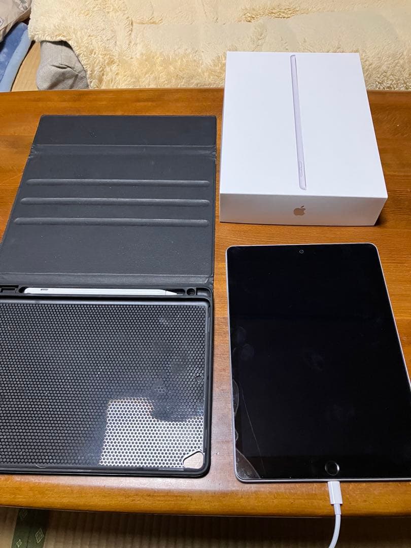 さ*る様 Apple iPad (第9世代) 256GB シルバー Wi-Fi