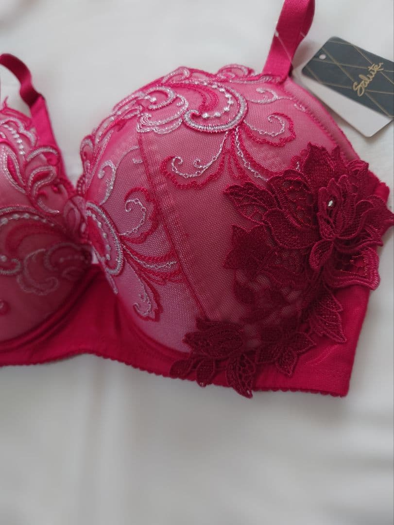 WACOAL ワコール サルート リアルアップ 【Ｒｅａｌ　Ｕｐ　Ｂｒａ】