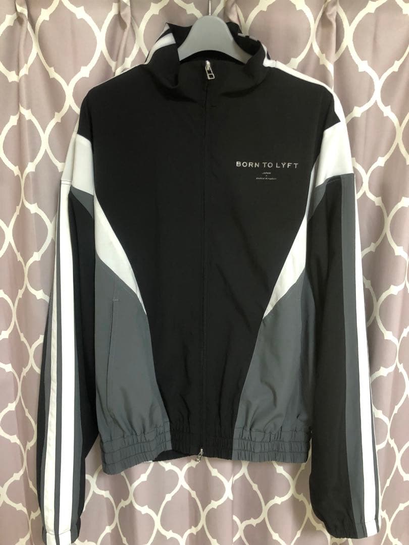 m*9様 LYFT BORN TO LYFT ナイロンジャケット　M