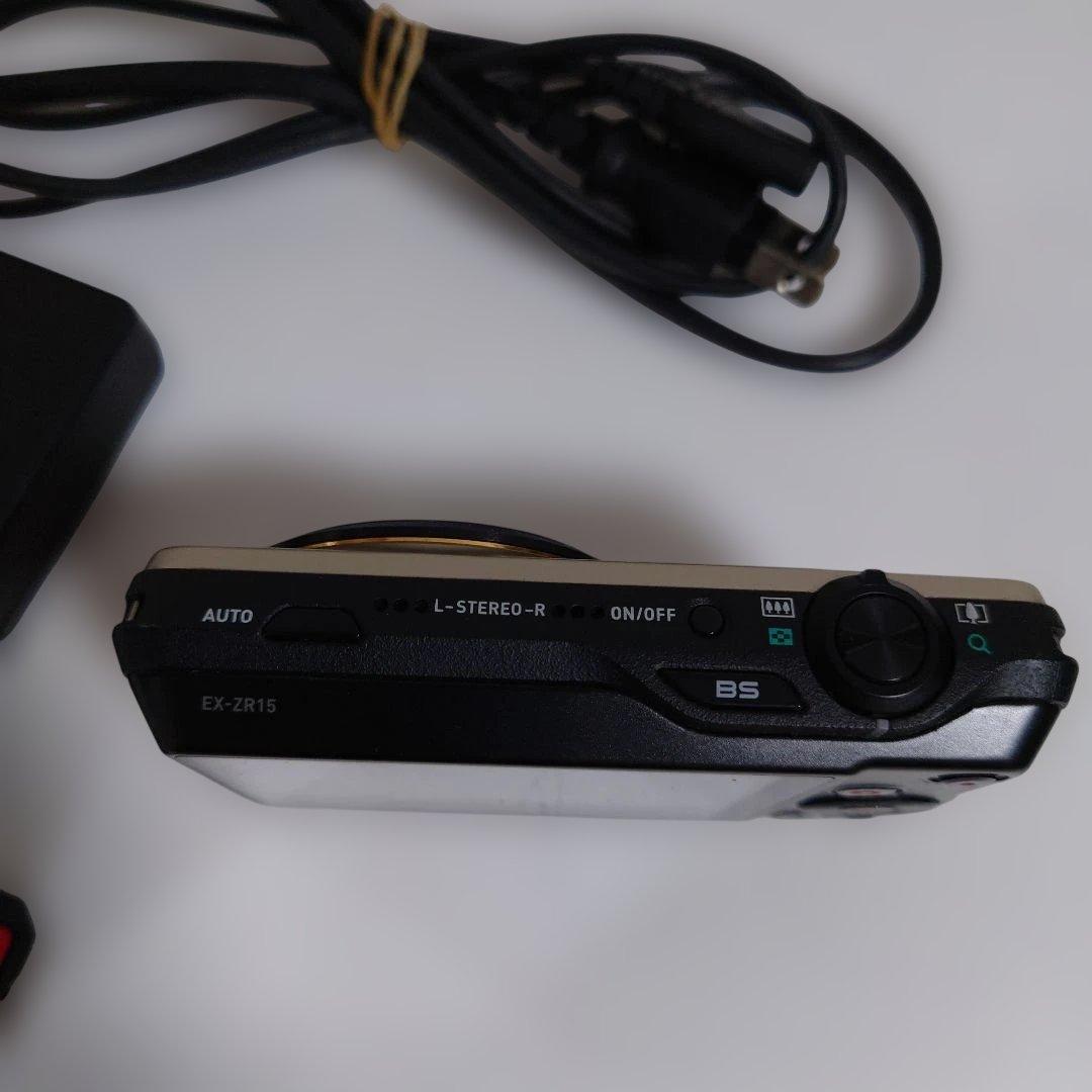 CASIO EXILIM デジタルカメラ EX-ZR15 カシオ　デジカメ