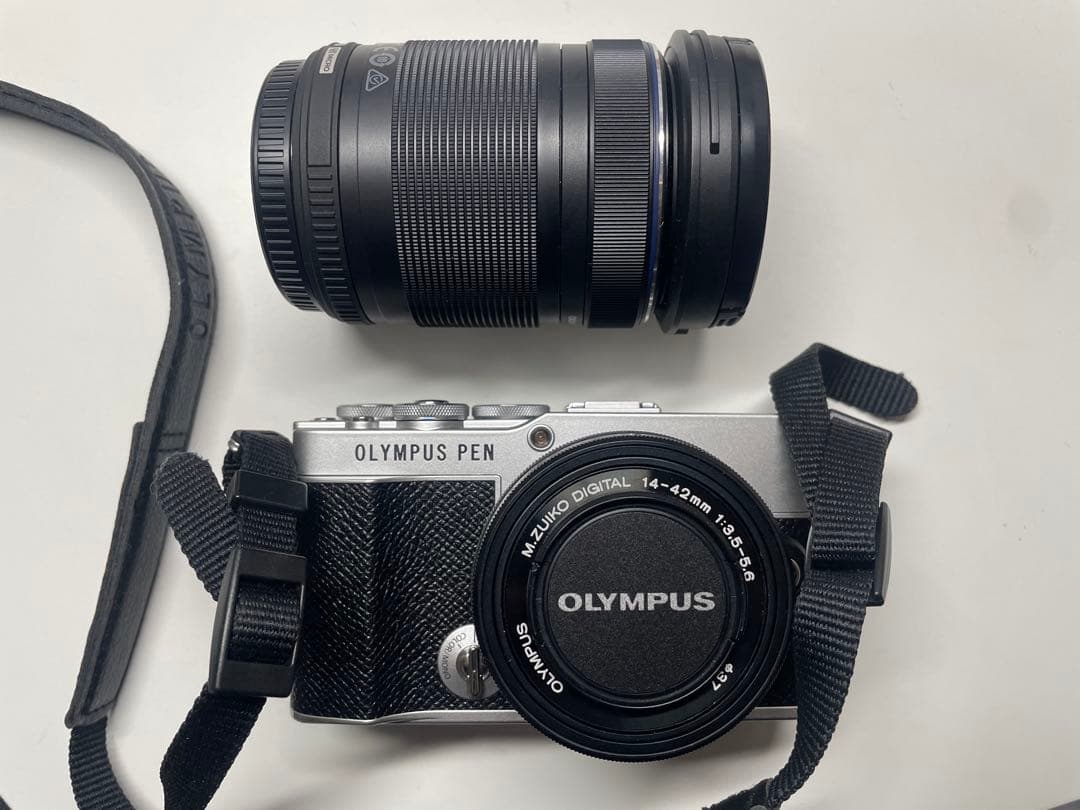 オリンパス ミラーレス一眼 E-P7 ダブルズームレンズキット シルバー