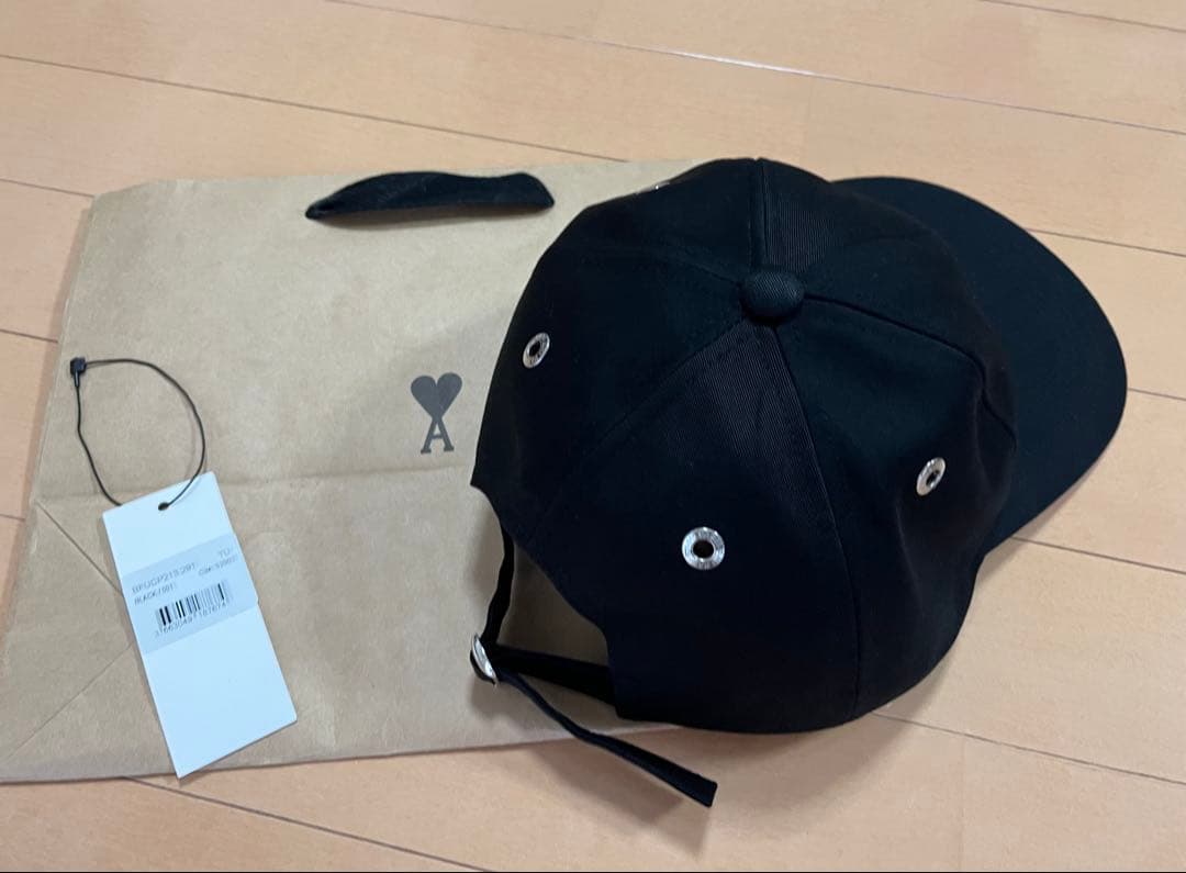 〔美品〕AMI PARIS キャップ ブラック　タグあり