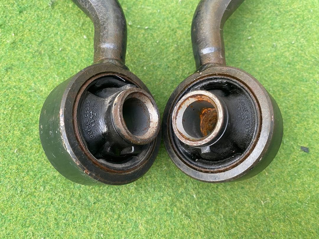 トヨタ　17クラウンJZS171 アスリートV ターボ　 純正　テンションロッド