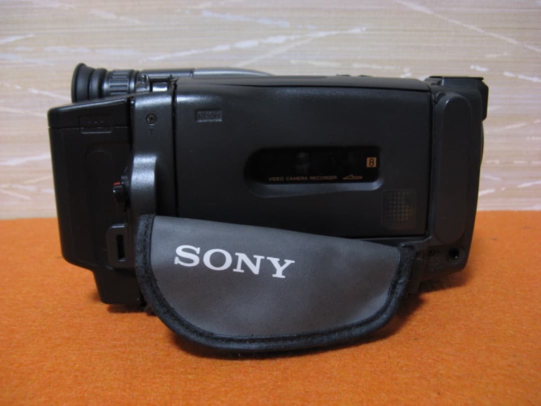 動作OK❗️☆SONYの液晶8ミリビデオカメラ・CCD-TRV20