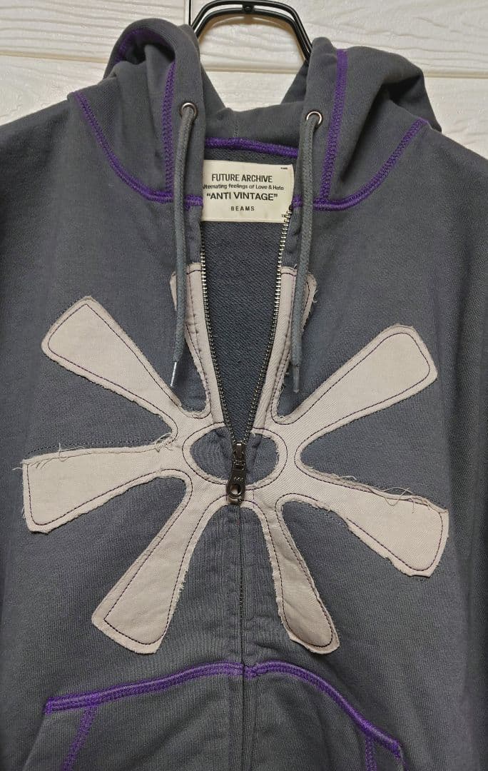 de-void*× future archive 放射ロゴ ジップパーカ フード