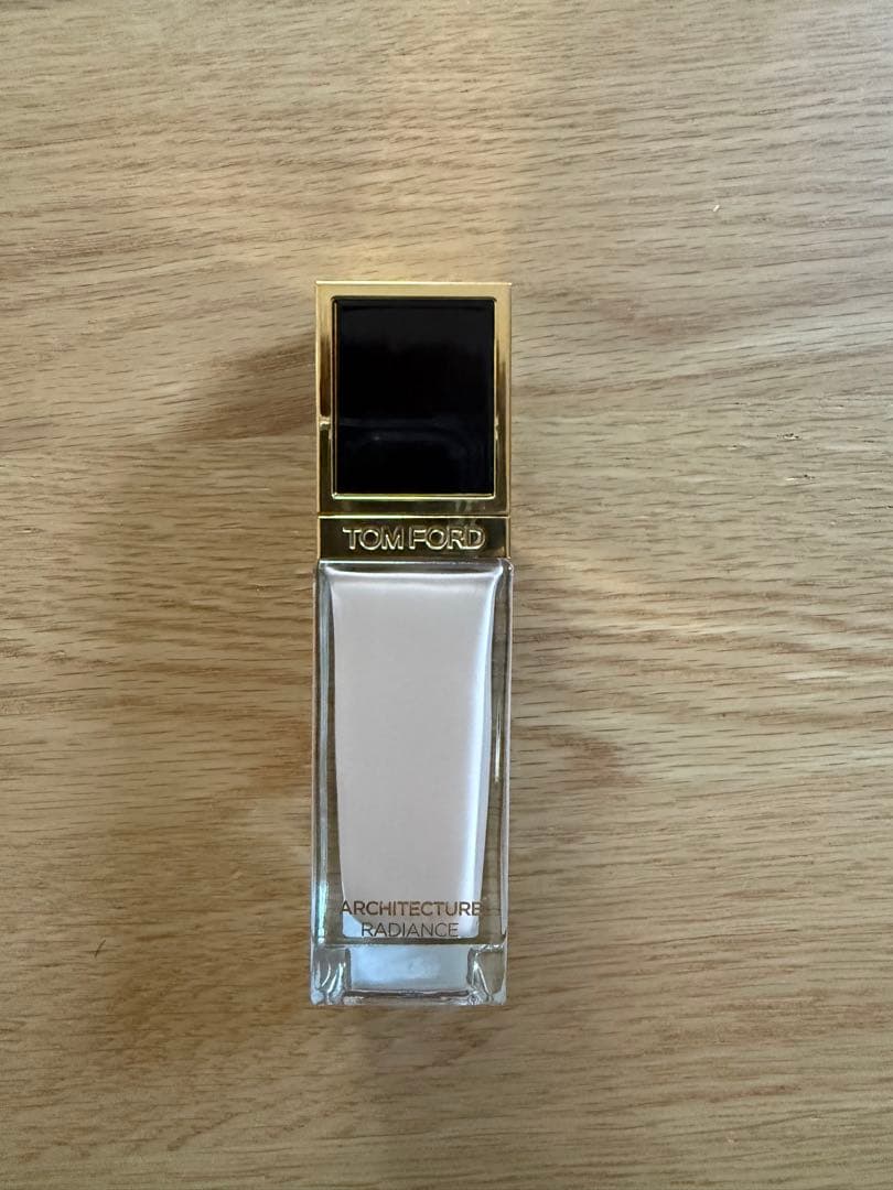 TOM FORD リキッドファンデーション　ヌードアイボリー