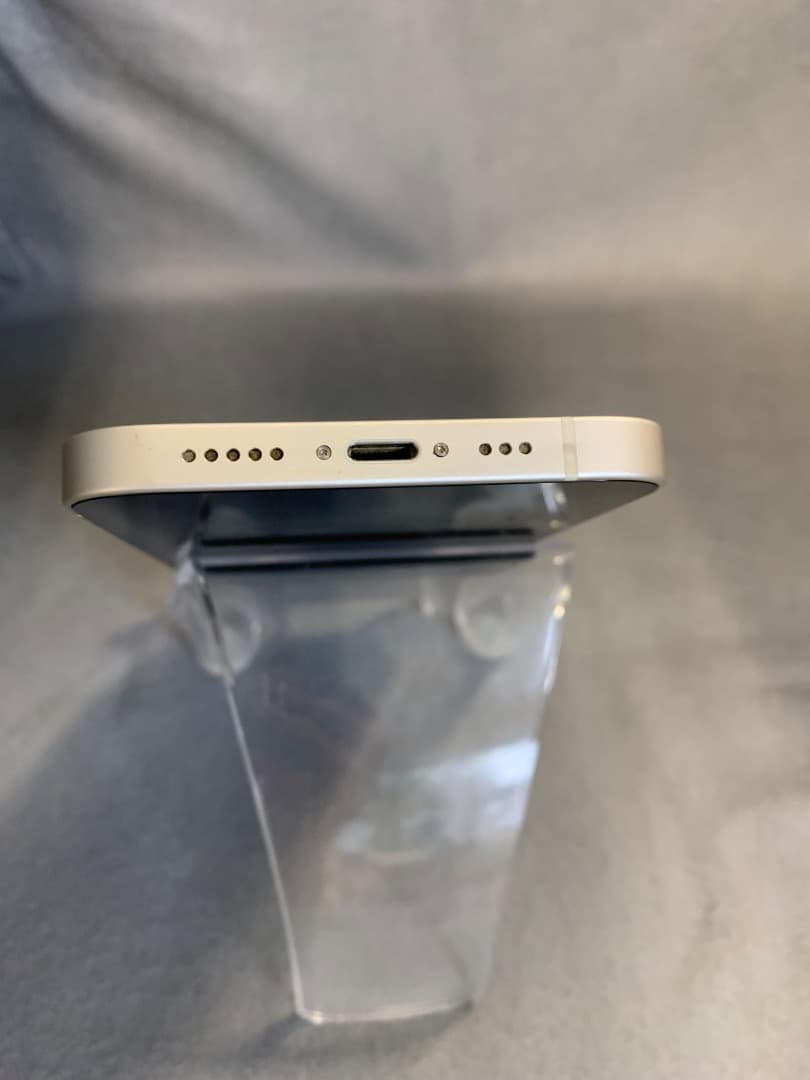 超美品　国内版　SIMフリー　iPhone13 128GB スターライト色