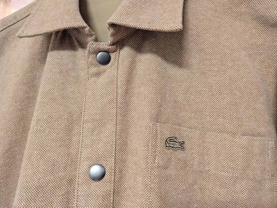 Lacoste ベージュボタン付きシャツ