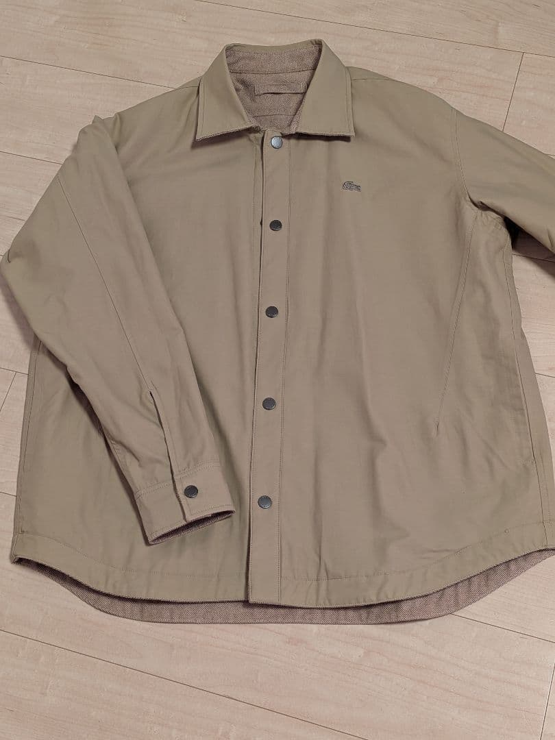Lacoste ベージュボタン付きシャツ