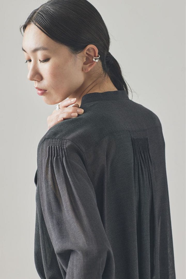 【823様限定】カレンソロジー ウールミックスボイルフリルブラウス グレー