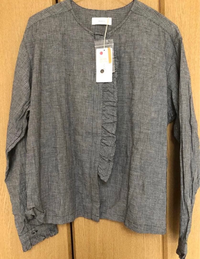 d*i様 新品タグ付き　アーバンリサーチ　かぐれ　ワッシャーフリルブラウス　チェ