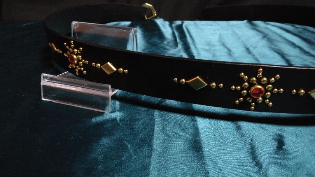 昭南ベンズレザースタッズベルト　アクリルレッド