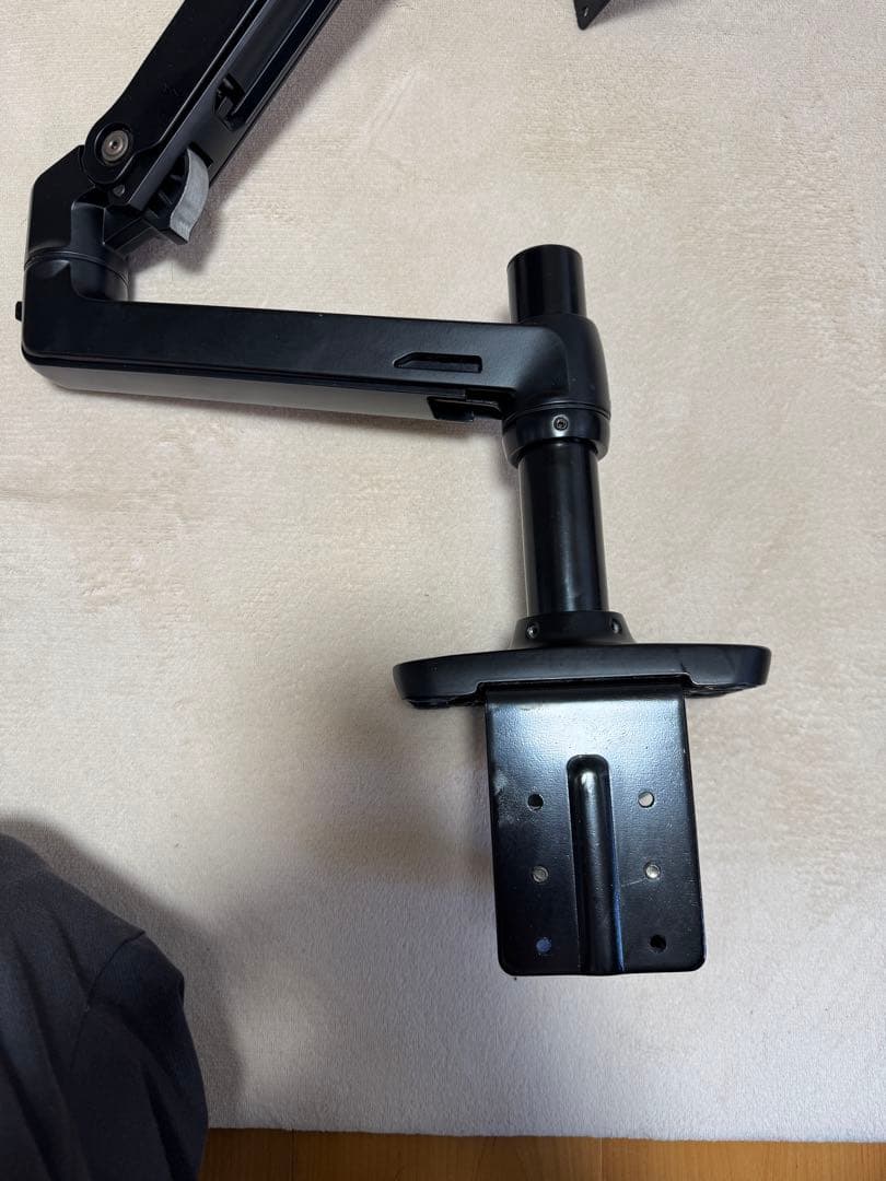 モニターアーム　amazonベーシック