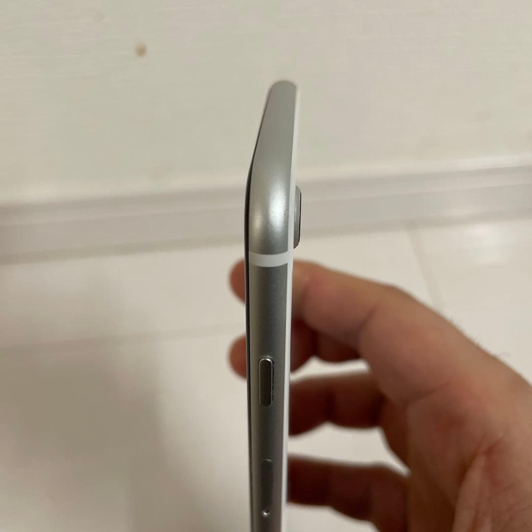 Apple iPhone se2 本体