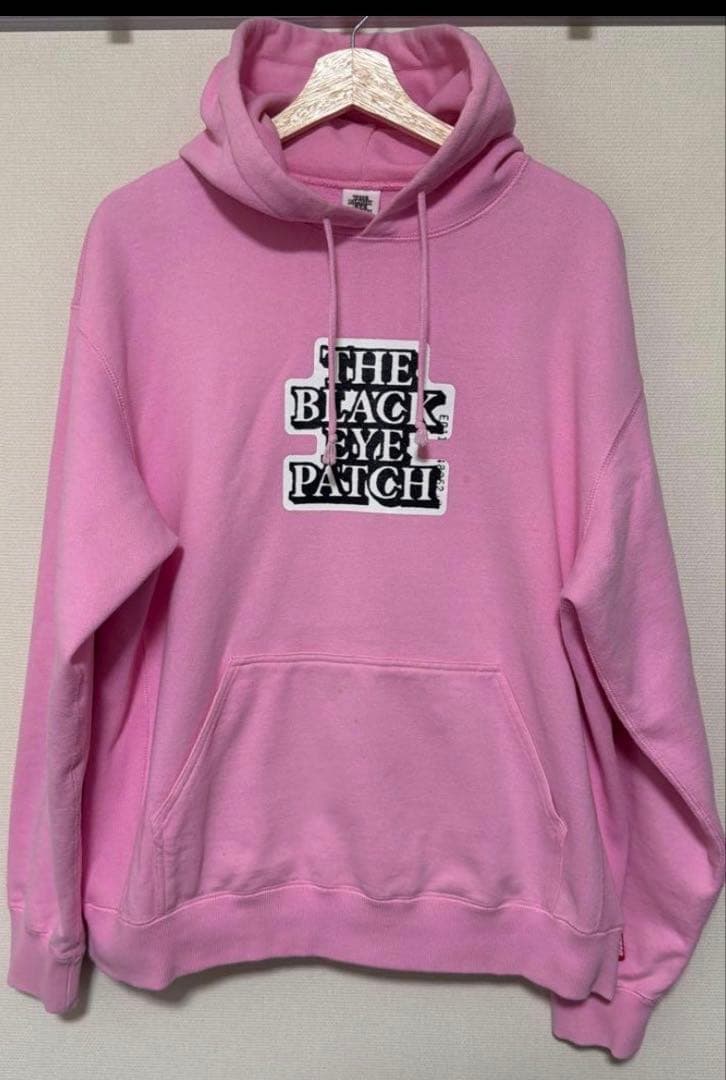 THE BLACK EYE PATCH ピンクパーカー