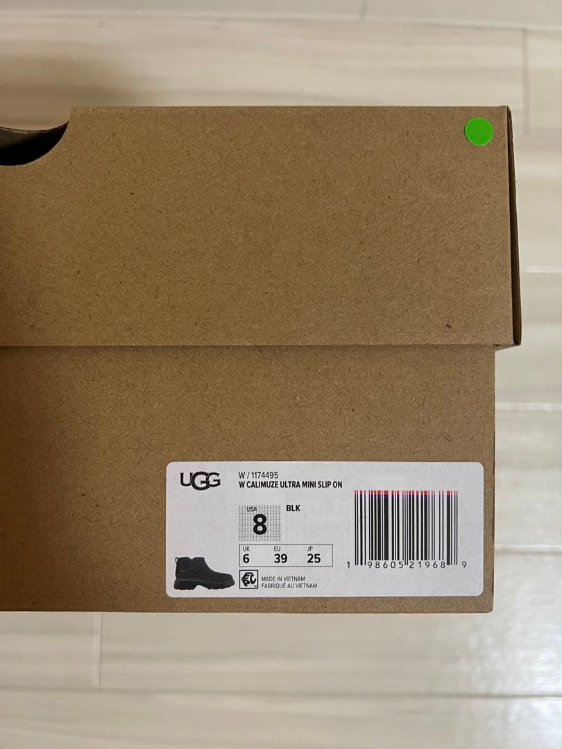 新品UGG Calimuze Ultra Mini 25cm 黒