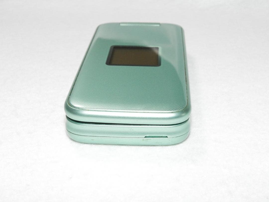 富士通 らくらくホン F-02J グリーン docomo ガラホ 4G LTE