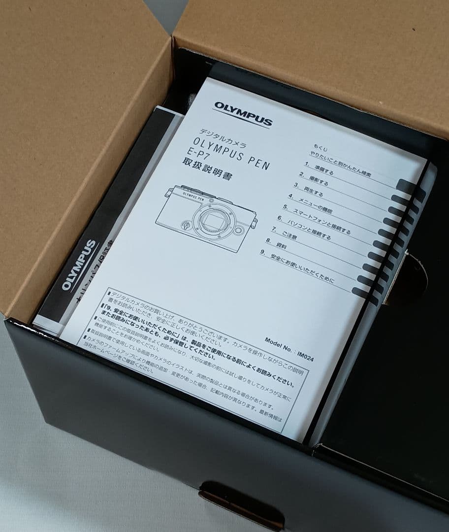 新品 OM OLYMPUS PEN E-P7 シルバー ボディ 1年保証