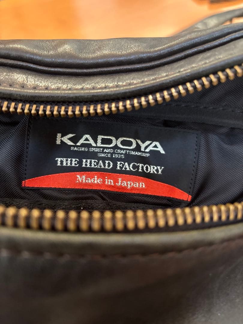 KADOYA ボディバッグ 黒 キルティングデザイン