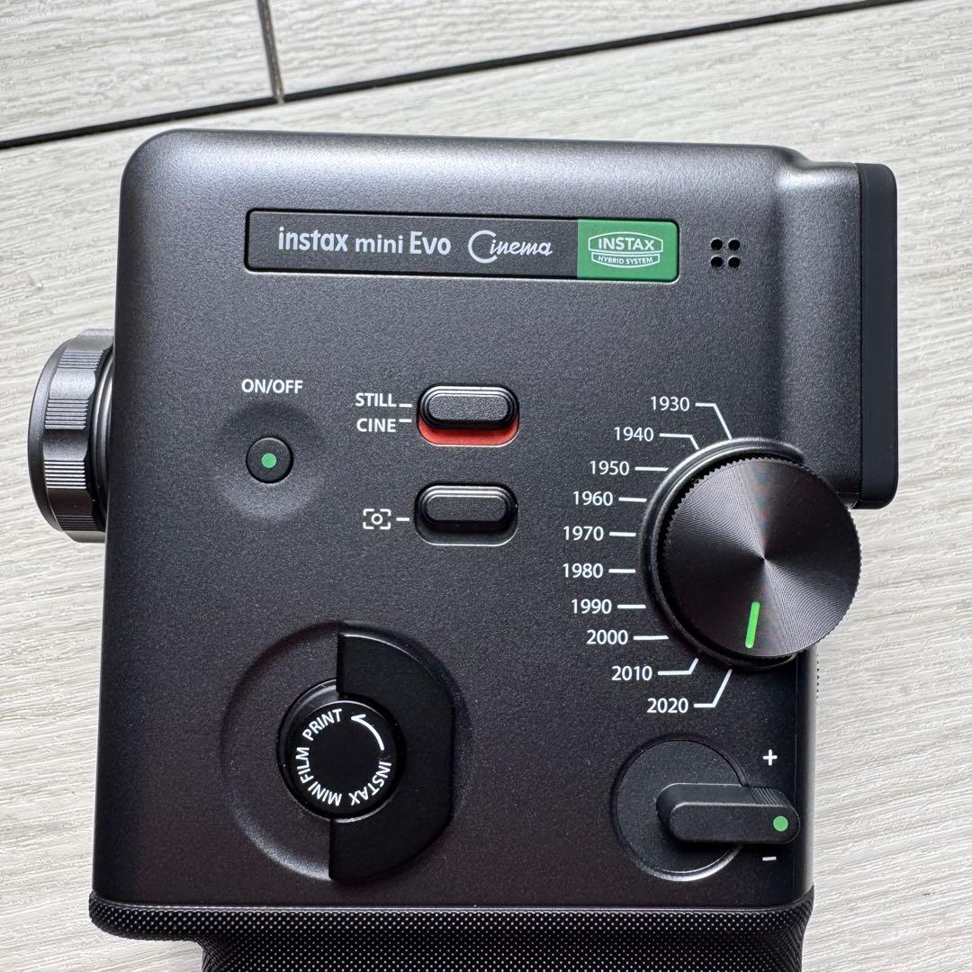 富士フィルム instax mini Evo Cinema ブラック　チェキ
