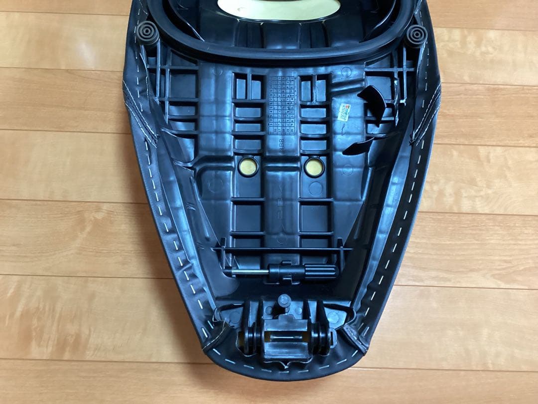 トリシティ155　SG81J（2023年）純正シート