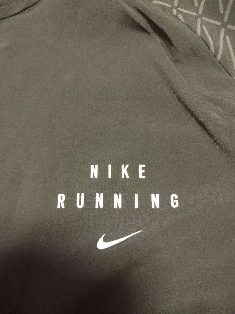 Nike Running フード付きジャケット