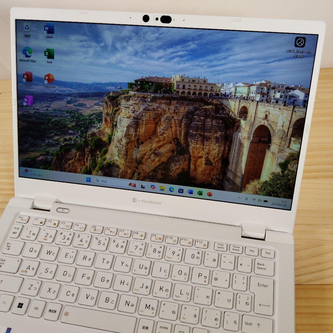 極美品 Dynabook GCX83/VWE タッチパネル 12世代i7 1TB
