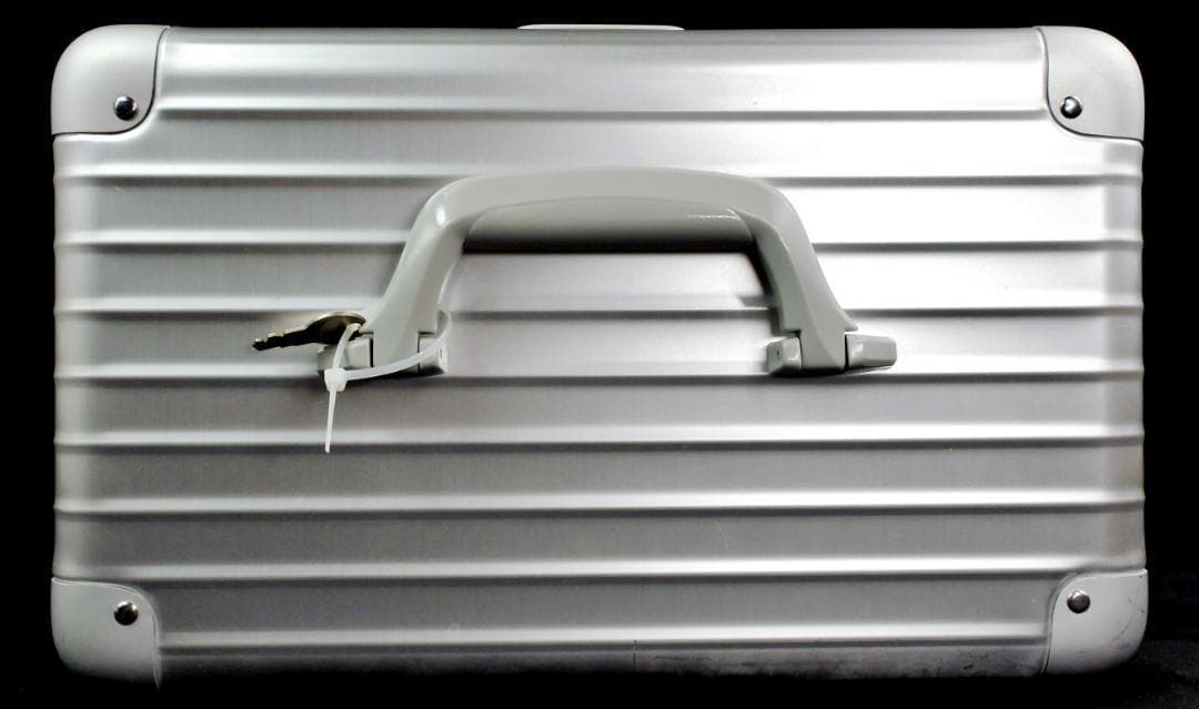 リモワ 946.38『OPAL』アルミ・ビューティケース 17L （美品）鍵付き