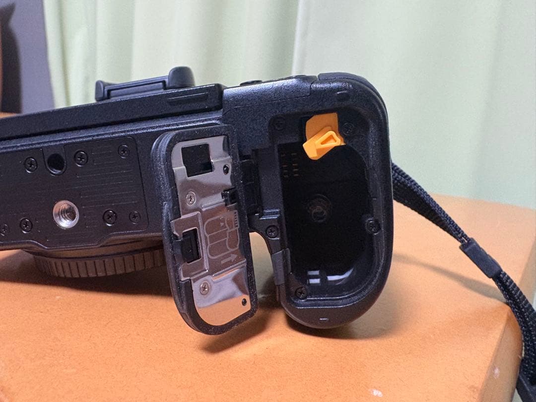 Nikon Z 6 ミラーレス一眼カメラ-ニコン +ニンジャストラップ付き