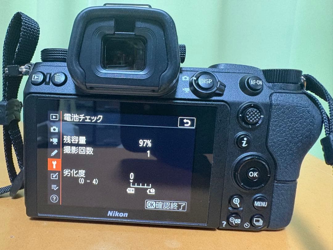 Nikon Z 6 ミラーレス一眼カメラ-ニコン +ニンジャストラップ付き