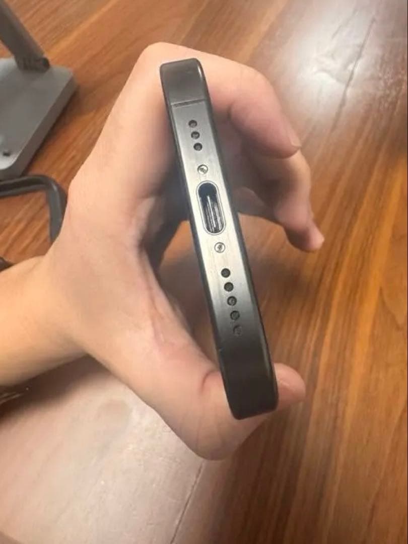 iPhone 15 Pro 128GB 本体 バッテリー 100% SIMフリー