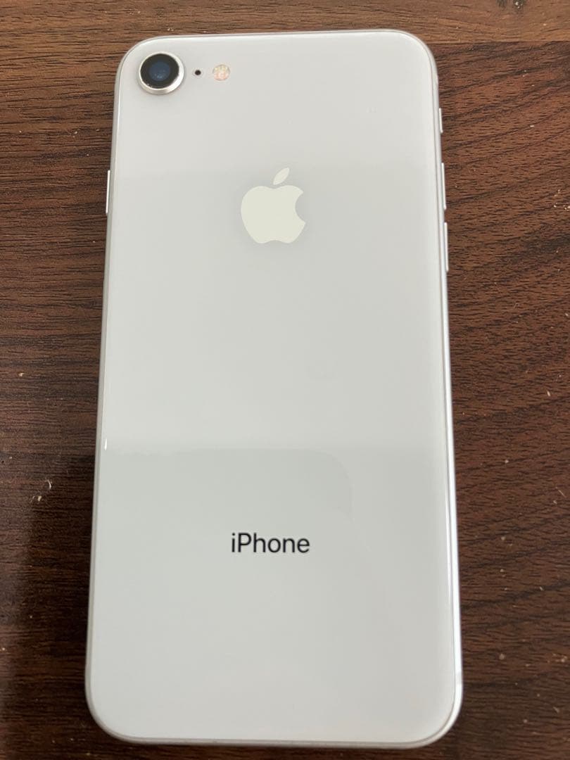 iPhone 8 本体 シルバー64GB simフリー