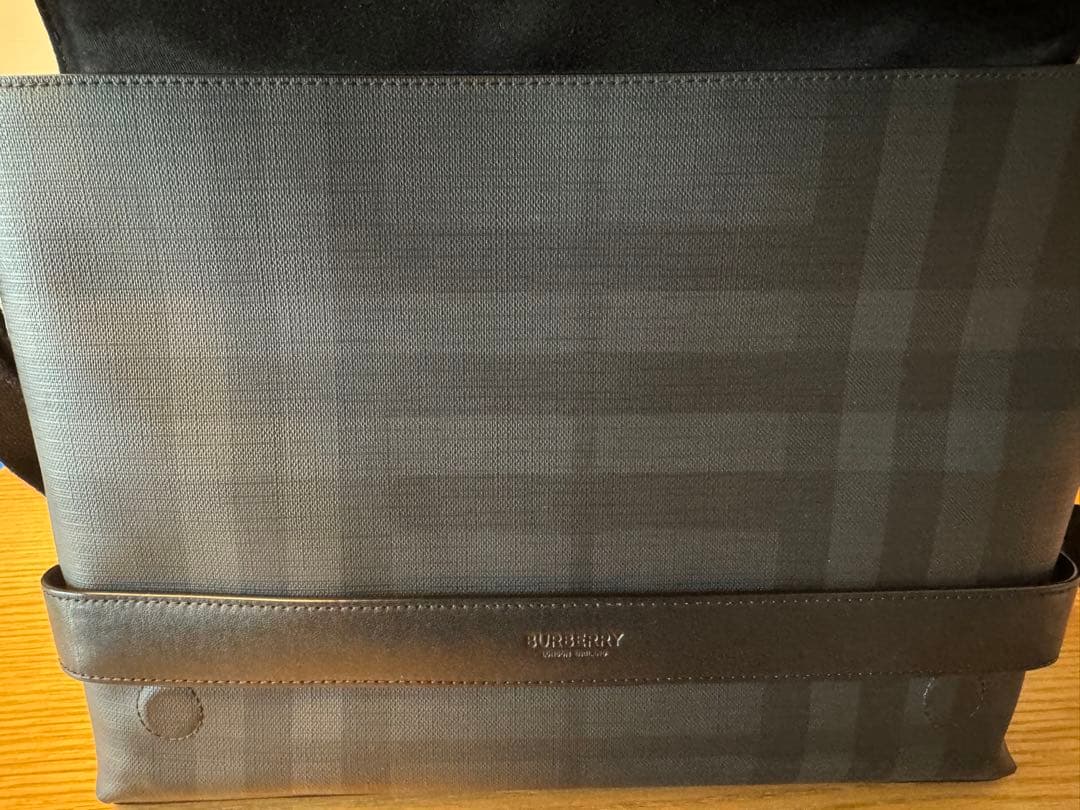 バーバリーメッセンジャーバッグ