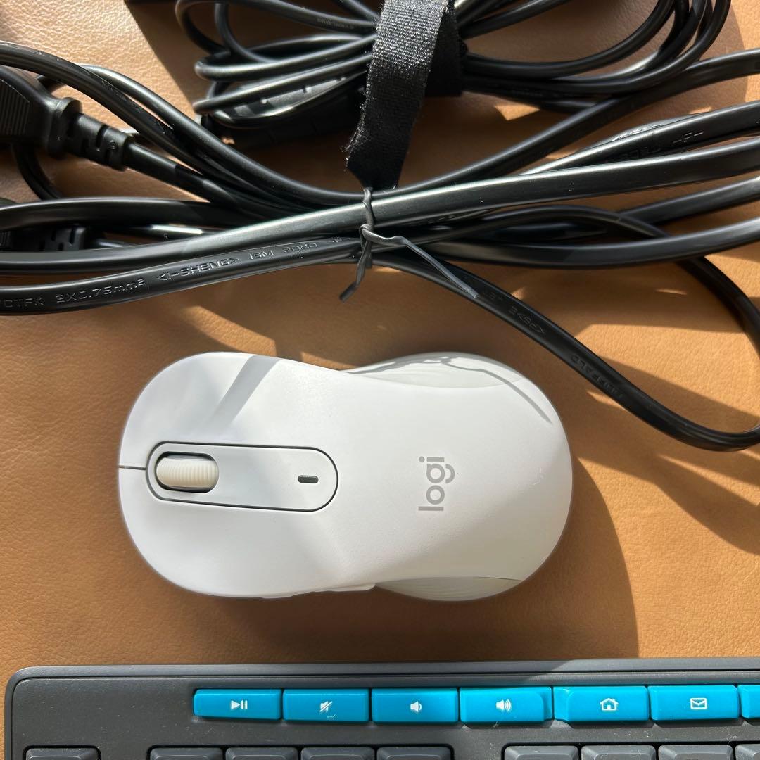 Intel NUC Core i7 ミニPCキット