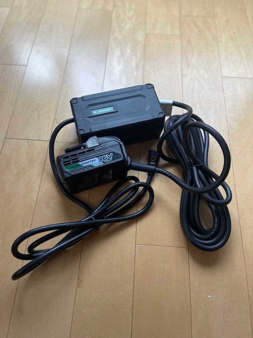 お盆特別値下げ日立AC/DCアダプター36