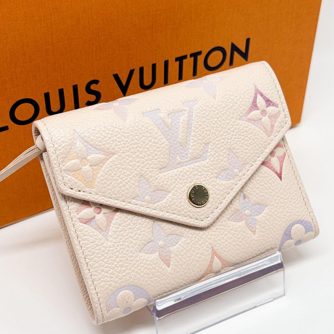 ルイヴィトン モノグラム アンプラント ヴィクトリーヌ 二つ折り財布 ホワイト